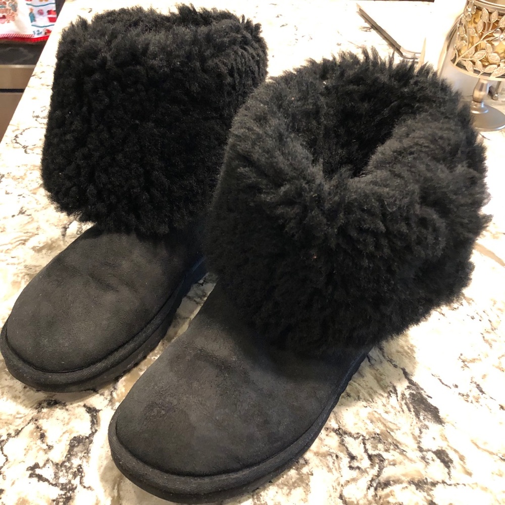 Ugg Bailey Button Triplet Boot - Gently Used! - image 4